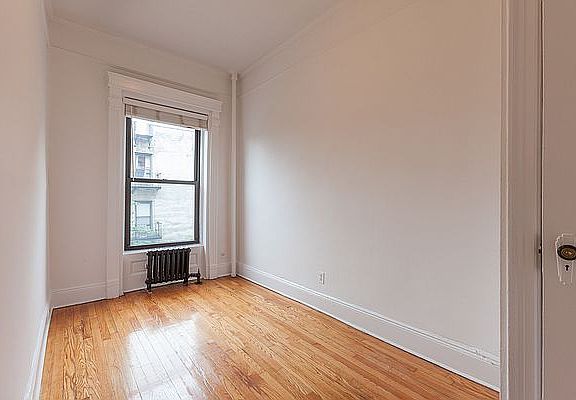 3rd image of 154 8th Ave APT 4R