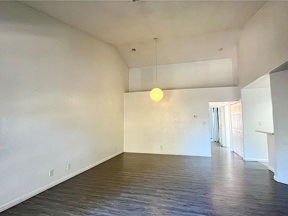 4th image of 5042 Rainbow Blvd #204