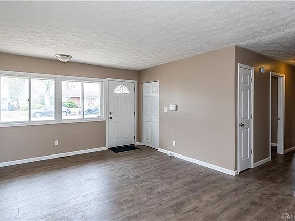 4th image of 26 Carma Dr