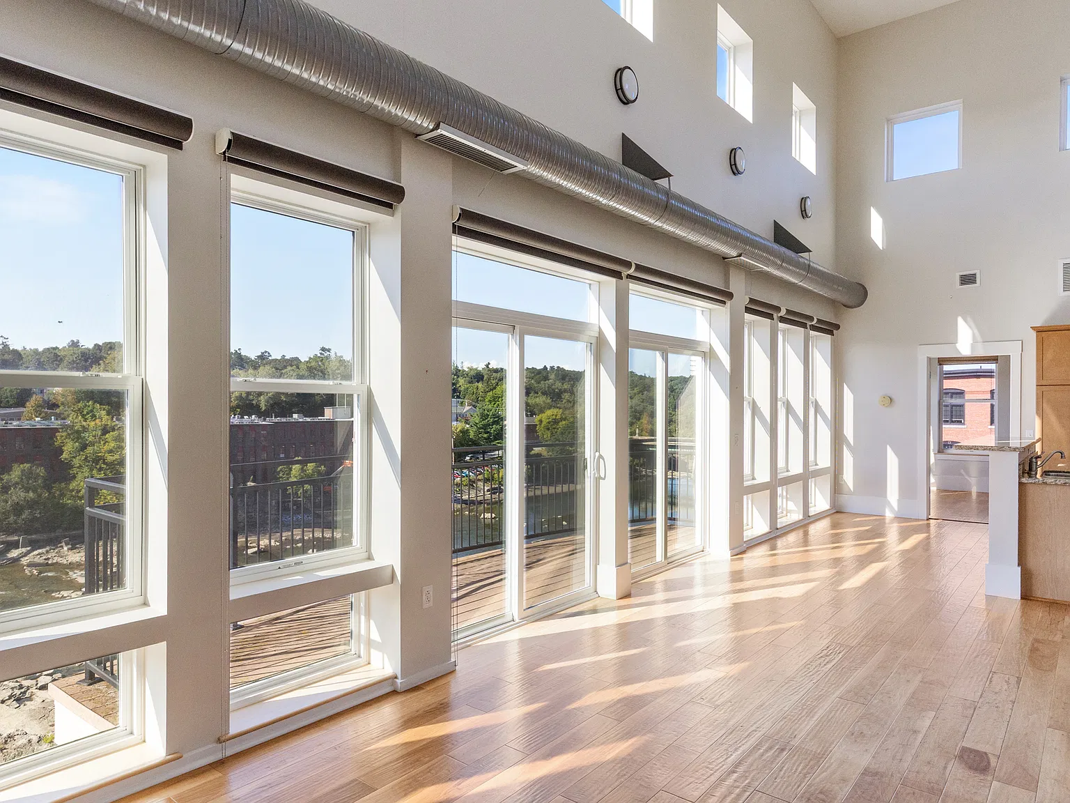 2 bed, 1639 sqft, $3,850 — Photo 3
