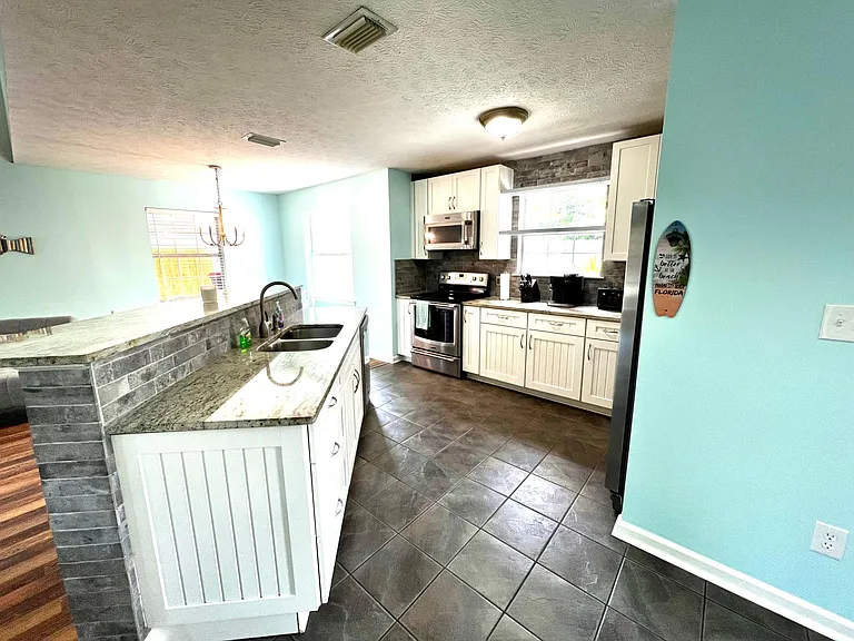 21428 Marlin Ave — Photo 7