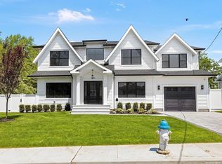 1645 William St, Merrick, NY 11566