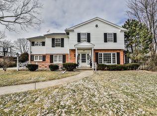 144 Michaux Rd, Riverside, IL 60546