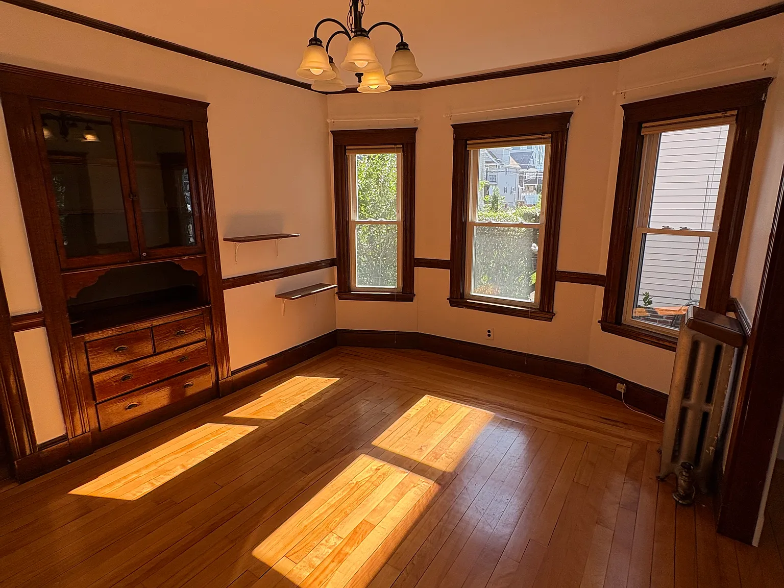 2 bed, 999 sqft, $2,400 — Photo 2