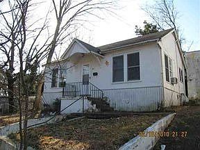 2nd image of 209 W Belding St
