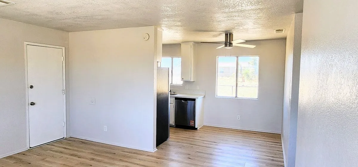 2 bed, 1.0 bath, 704 sqft, $1,500 — Photo 3