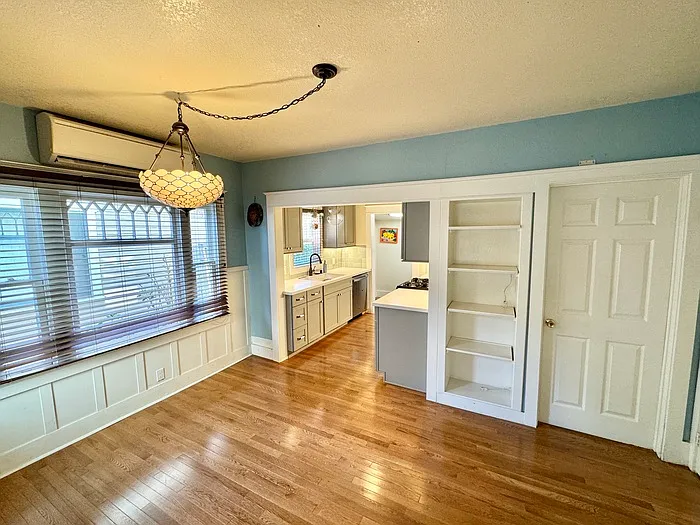 425 W 5th St — Photo 2