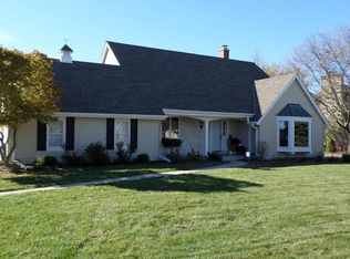 12621 N Saint Anne Ln, Mequon, WI 53092