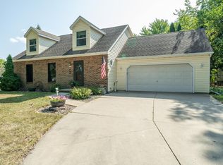 2801 Montclair Pl, Oshkosh, WI 54904