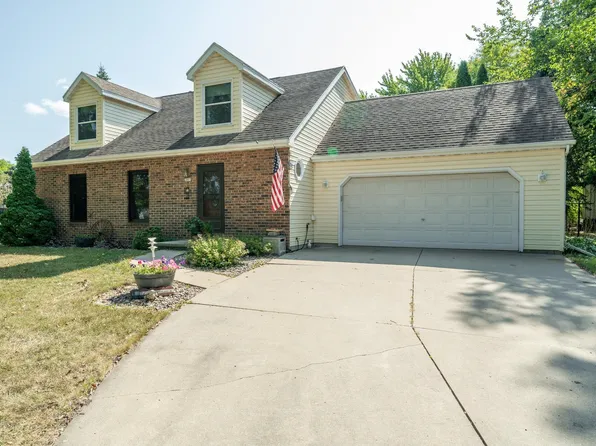 2801 Montclair Pl, Oshkosh, WI 54904