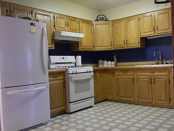5th image of 401 N 16 E