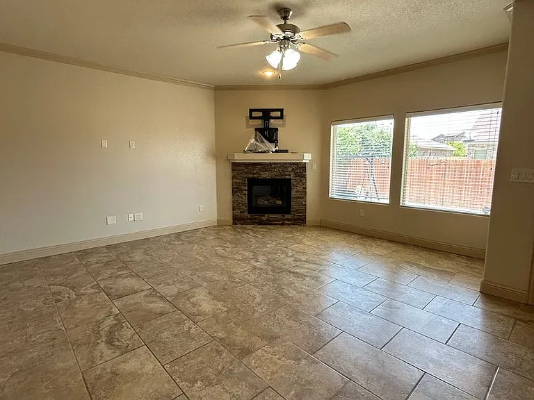 3900 Roma St — Photo 11