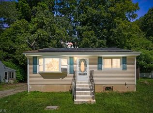 121 Brooklyn Stanhope Rd, Stanhope, NJ 07874