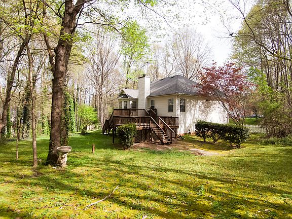 3rd image of 4095 Valley Woods Ct