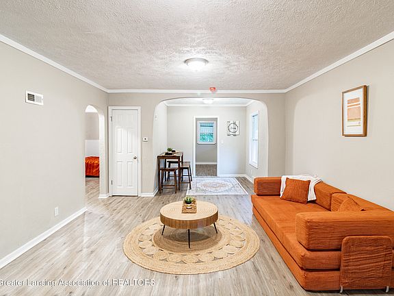 3rd image of 700 S Foster Ave