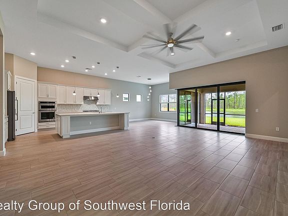 4th image of 19348 Aqua Shore Dr