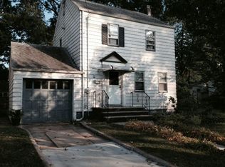 24 Cypress St, Carteret, NJ