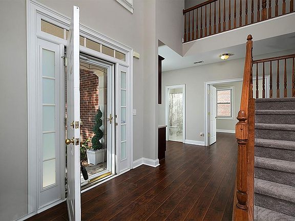 5th image of 3042 Montclair Cir