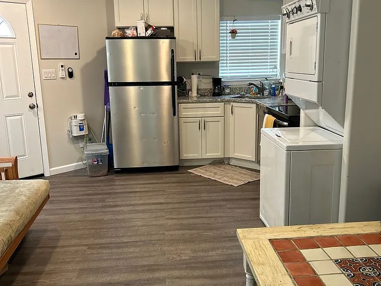 1015 Cameron Ave #2 — Photo 1