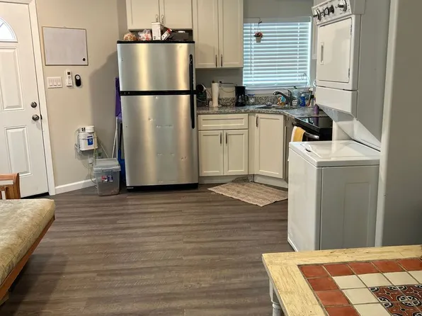 1015 Cameron Ave #2, Dallas, TX 75223