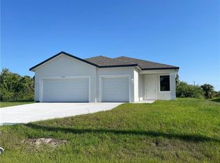 8016 Sunrise Cir, Labelle, FL 33935