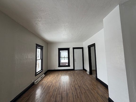 3rd image of 1711 S Scott St