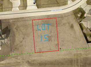 717 Stone Creek Dr, Newton, KS 67114