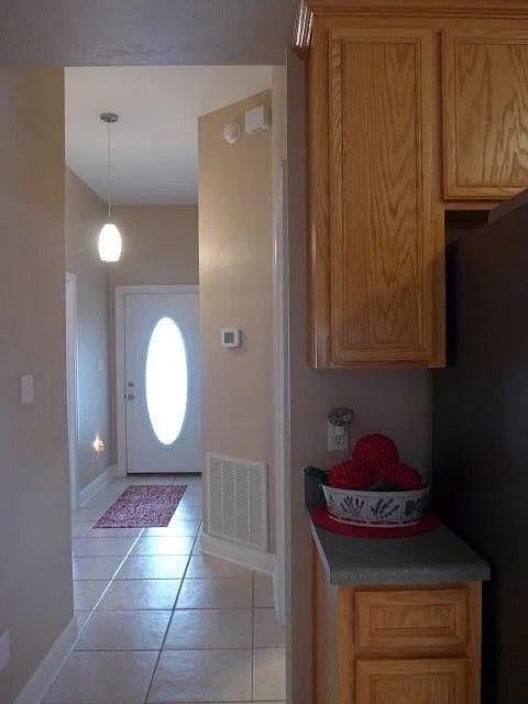 3 bed, 1273 sqft, $1,975 — Photo 4