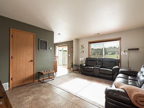 4th image of 1310 Sorrento Cir