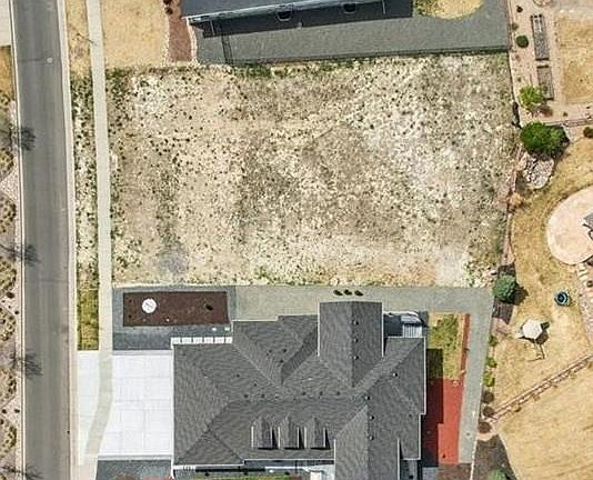 2nd image of 8069 S Blackstone Parkway