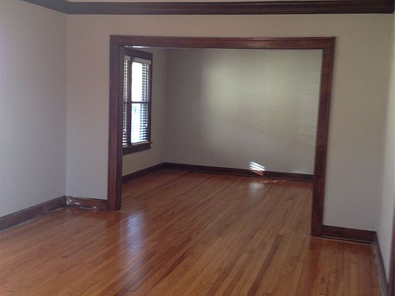 3rd image of 4815 Holly St