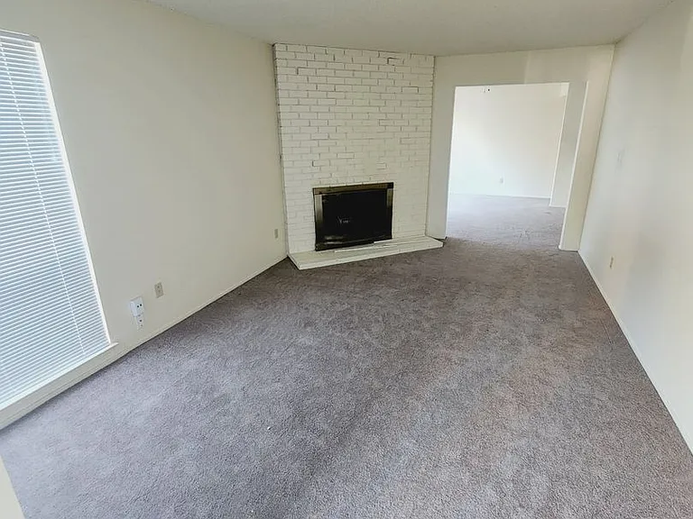 5248 Arbardee Ln — Photo 2