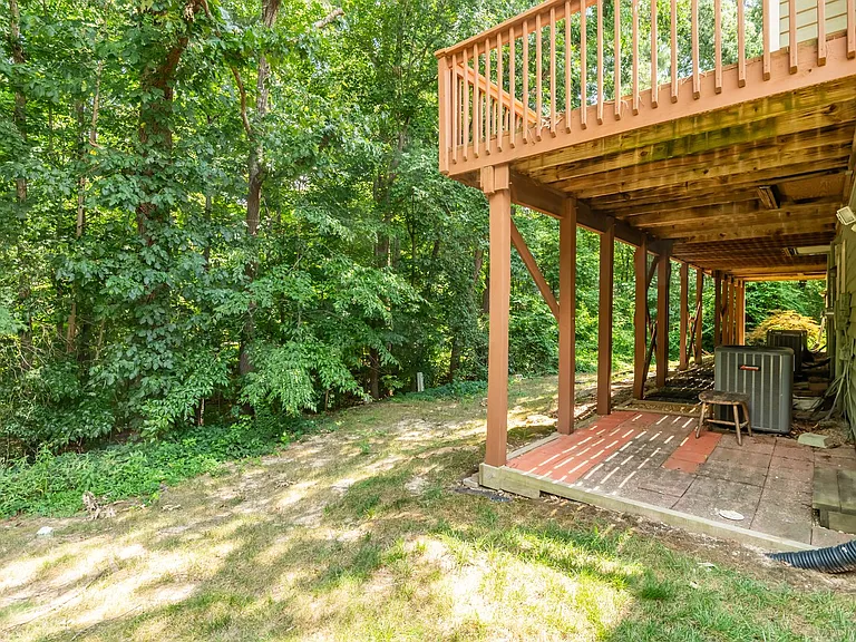 128 Shady Spring Pl — Photo 28