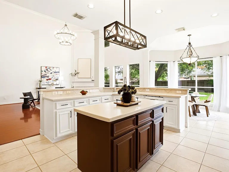 1322 Kirby Lake Ct — Photo 14