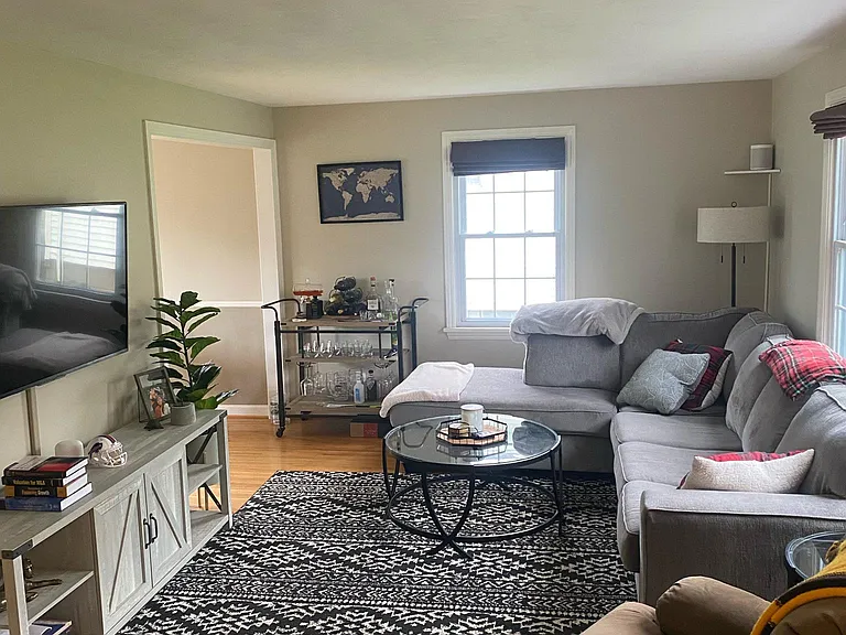 296 Village Ln — Photo 2