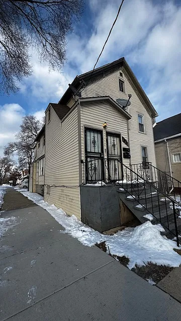 107 Hickory St Floor 2 photo 1