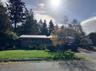 417 SW 207th Pl, Normandy Park, WA 98166