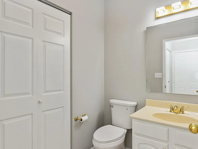 2218 Colfax Ln — Photo 10