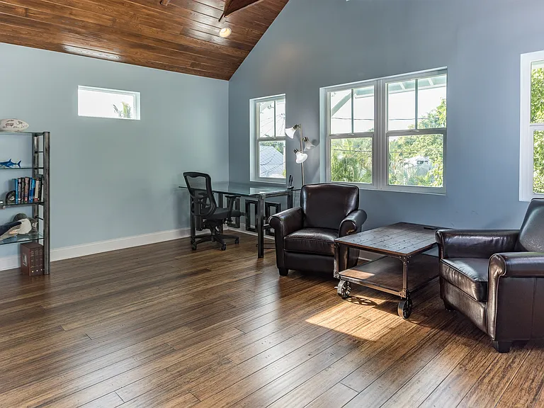 416 Louisa St — Photo 12