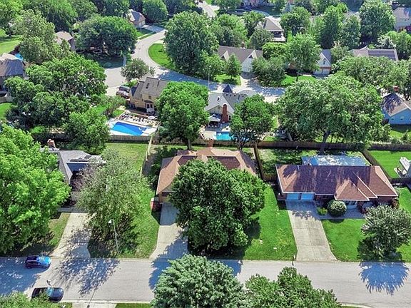 3rd image of 3705 S Marion Ct