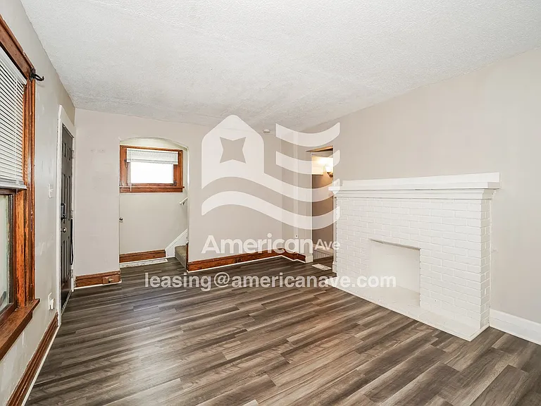 1465320_004_living_room_14078267.jpg