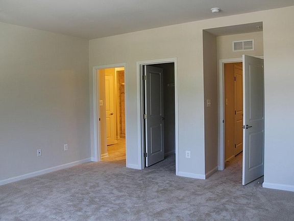 4th image of 432 Exchange Ave