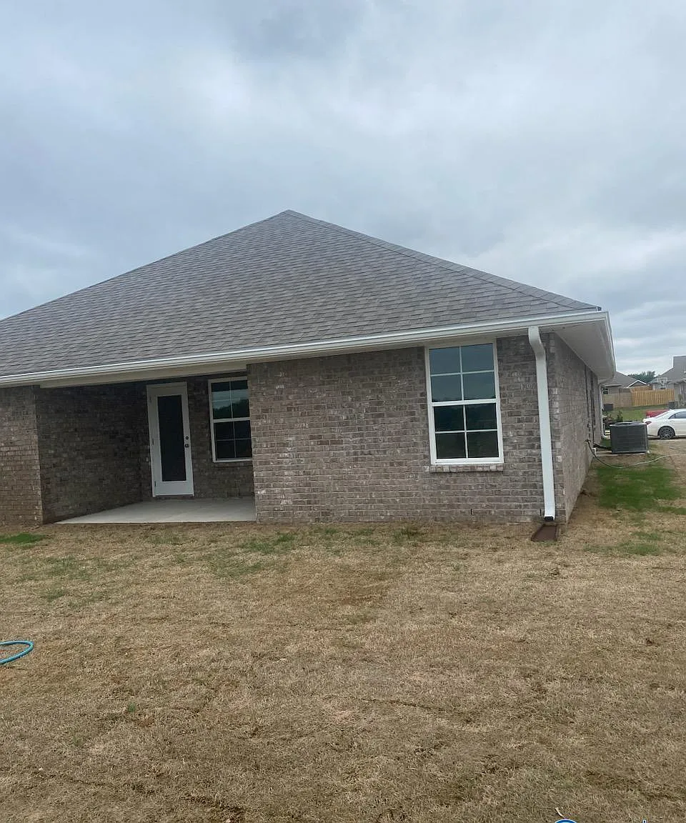 4 bed, 2.0 bath, 1820 sqft, $1,950 — Photo 4