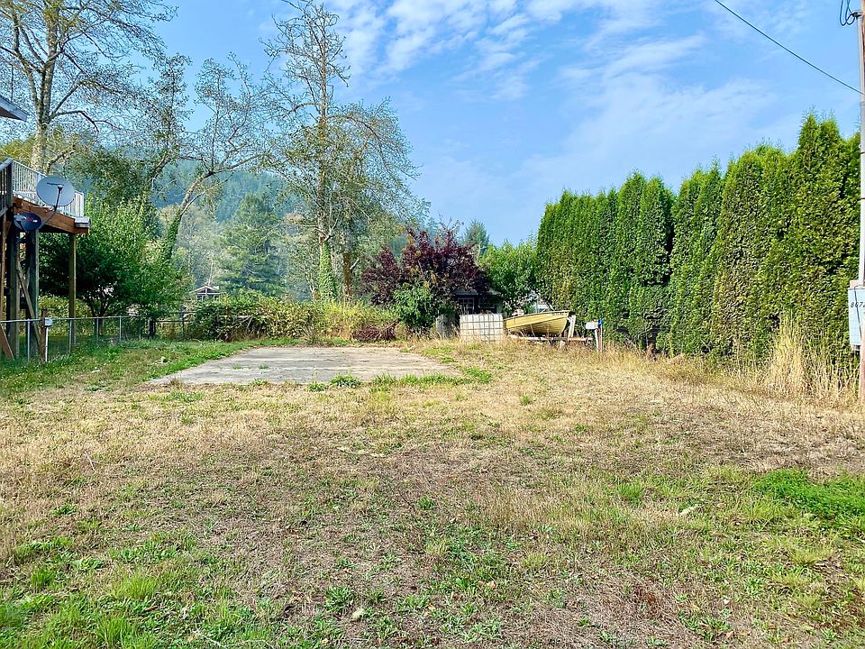 2nd image of 8072 S Siletz River Dr