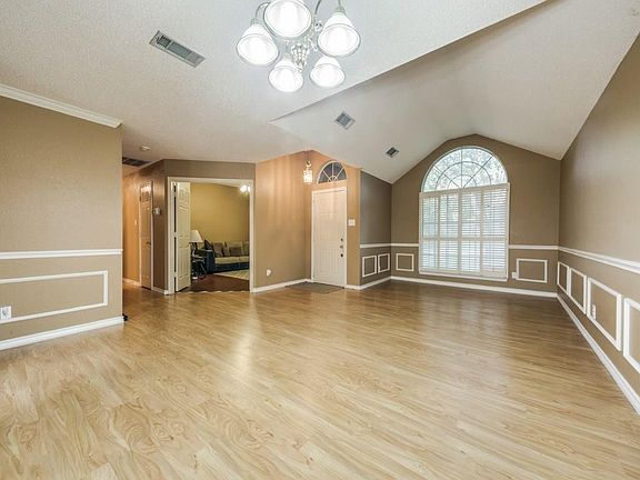 2nd image of 1419 Horton Dr