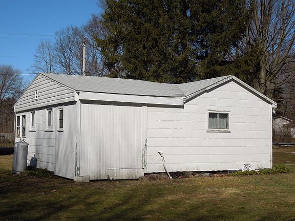 2nd image of 1655 Lakeview Dr