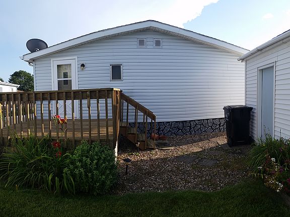 2nd image of 1605 SE Summer Park Dr