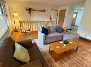 2714 Ardsley Ln, Madison, WI 53713