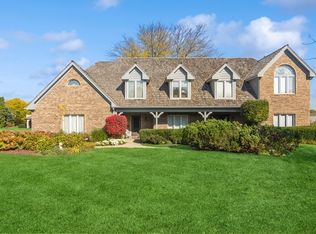 2 Harvard Ln, Hawthorn Woods, IL 60047