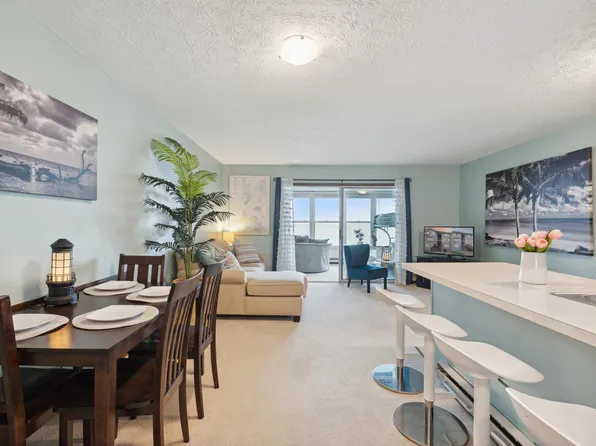 234 W Lakeshore Dr, Pt Clinton, OH 43452